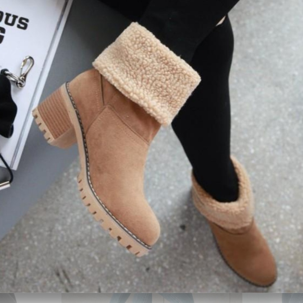 Never worn - Trendy Brown Boots